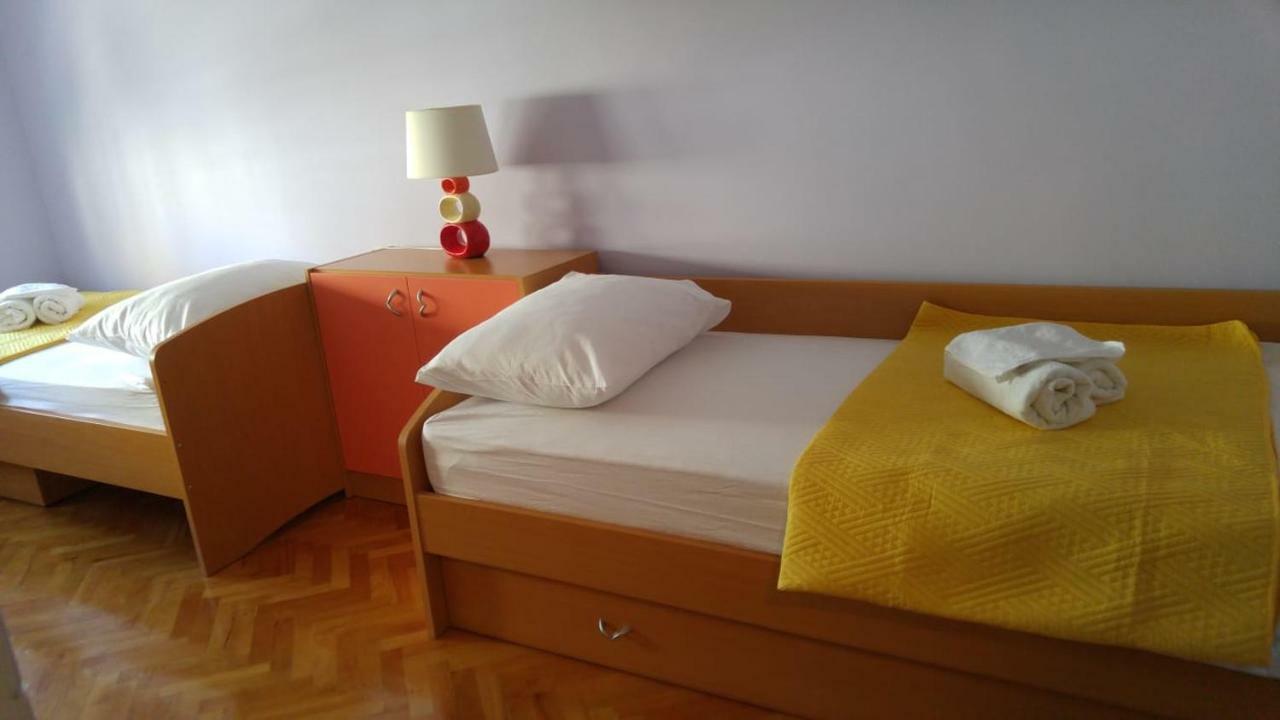 Two Bedroom Apartment Near Beach And Center Split Eksteriør bilde