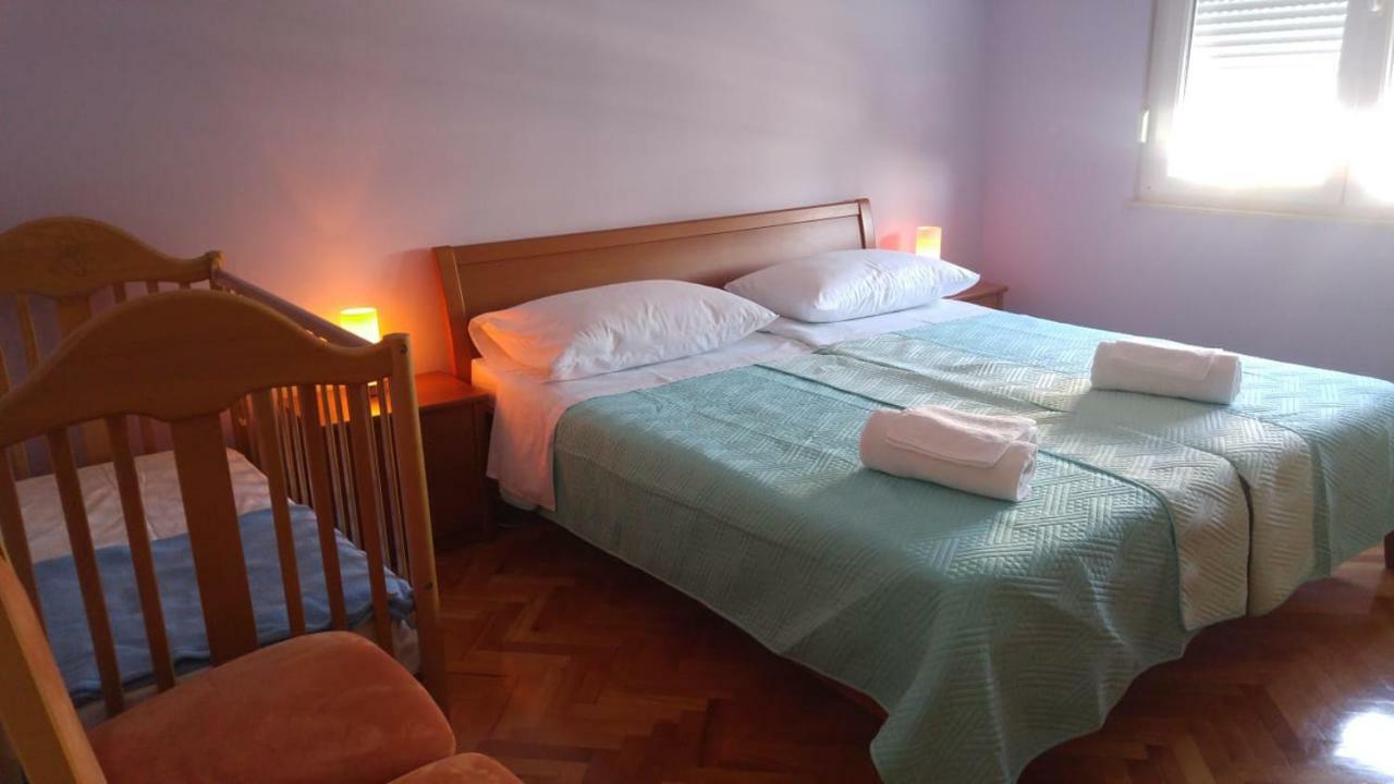 Two Bedroom Apartment Near Beach And Center Split Eksteriør bilde