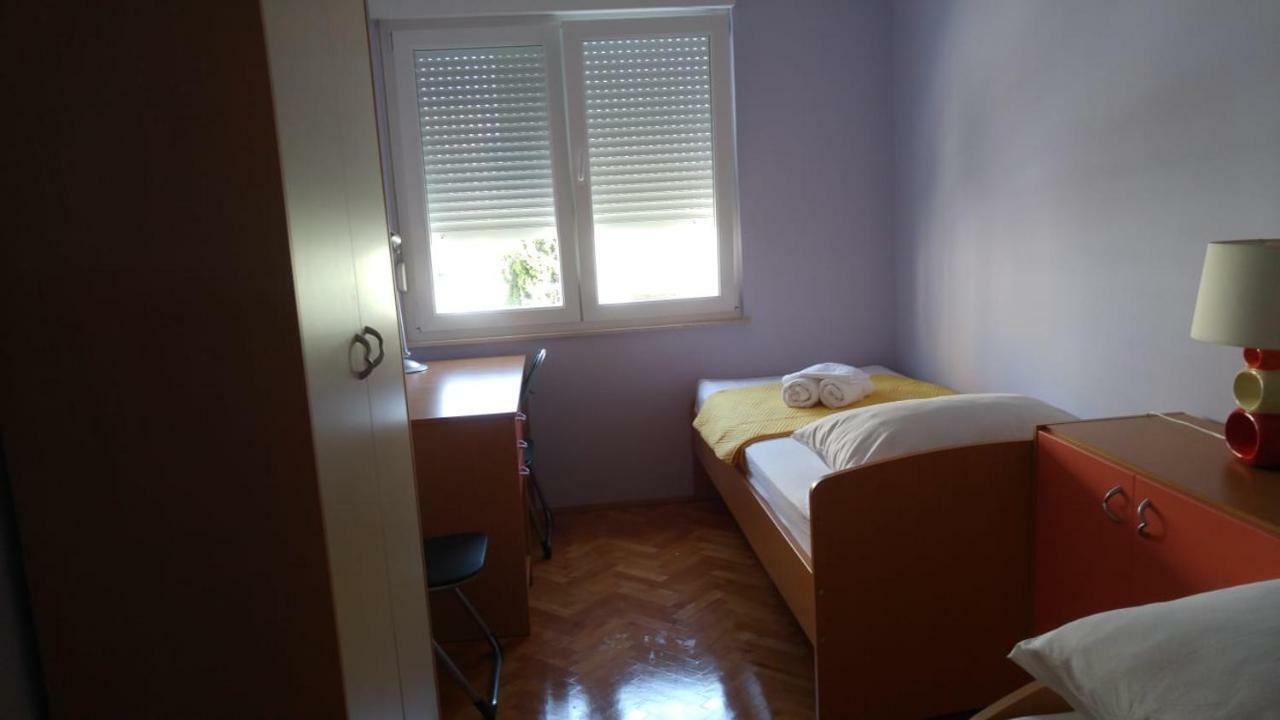 Two Bedroom Apartment Near Beach And Center Split Eksteriør bilde